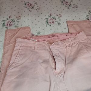 Pink Levi's chino